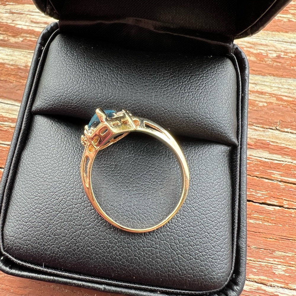 Blue Topaz Ring - Picture 2 of 4